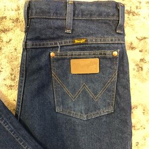 Men's Wranglers 34 X 36 in like new condition!
